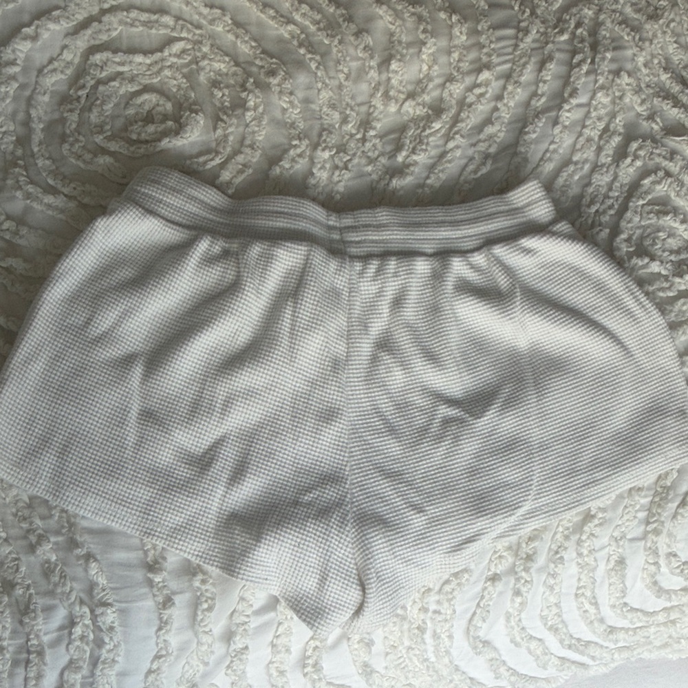 ALO Yoga Thermal Waffle Shorts - Picture 3 of 3